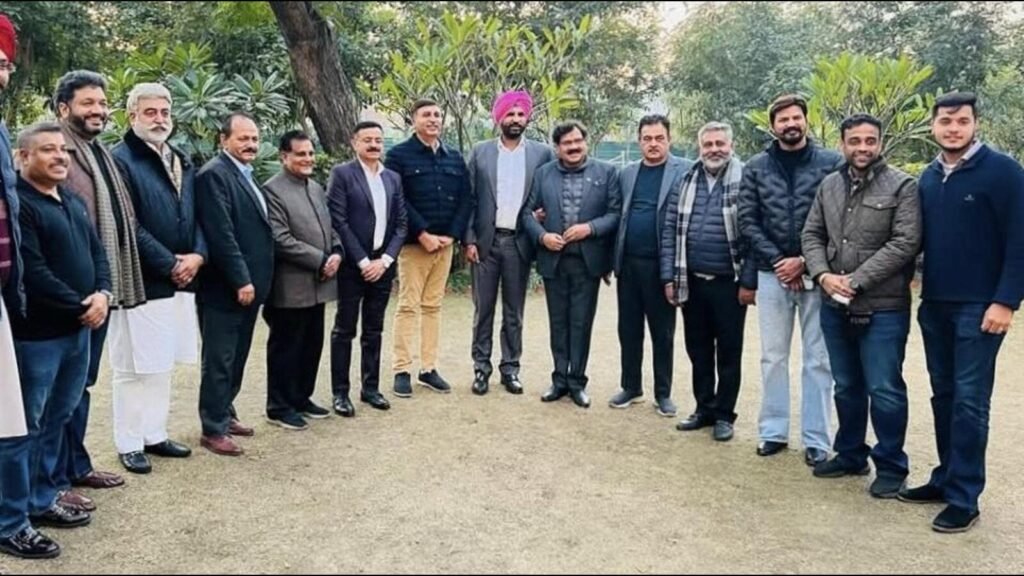 ਅੰਮ੍ਰਿਤਸਰ ਦੇ ਮੇਅਰ ਉਮੀਦਵਾਰ: ਹਰੀਸ਼ ਚੌਧਰੀ ਸਥਾਨਕ ਕਾਂਗਰਸੀ ਆਗੂਆਂ ਨੂੰ ਮਿਲੇ