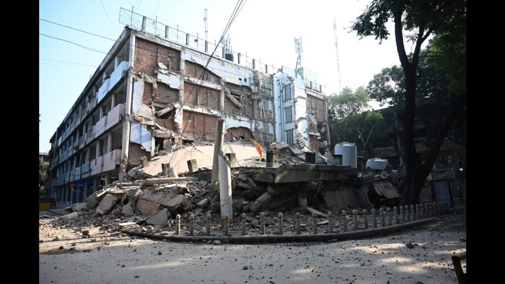 ਕਾਨਫਰੰਸ ਬਿਲਡਿੰਗ ਢਹਿ: ਆਡਿਟ ਕਹਿੰਦਾ ਹੈ ਕਿ ਨਾਲ ਲੱਗਦੀਆਂ ਇਮਾਰਤਾਂ ‘ਤੇ ਪ੍ਰਭਾਵ ਗੰਭੀਰ ਨਹੀਂ ਹੈ, ਪਰ ਤੁਰੰਤ ਸਹਾਇਤਾ ਦੀ ਲੋੜ ਹੈ