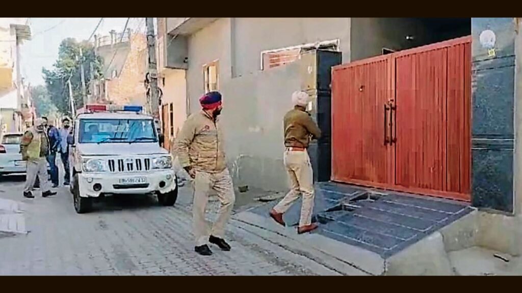 ਚੰਡੀਗੜ੍ਹ ਗ੍ਰੇਨੇਡ ਧਮਾਕਾ: NIA ਨੇ ਪੰਜਾਬ, ਯੂਪੀ, ਉੱਤਰਾਖੰਡ ਵਿੱਚ 16 ਥਾਵਾਂ ‘ਤੇ ਛਾਪੇਮਾਰੀ ਕੀਤੀ ਹੈ।