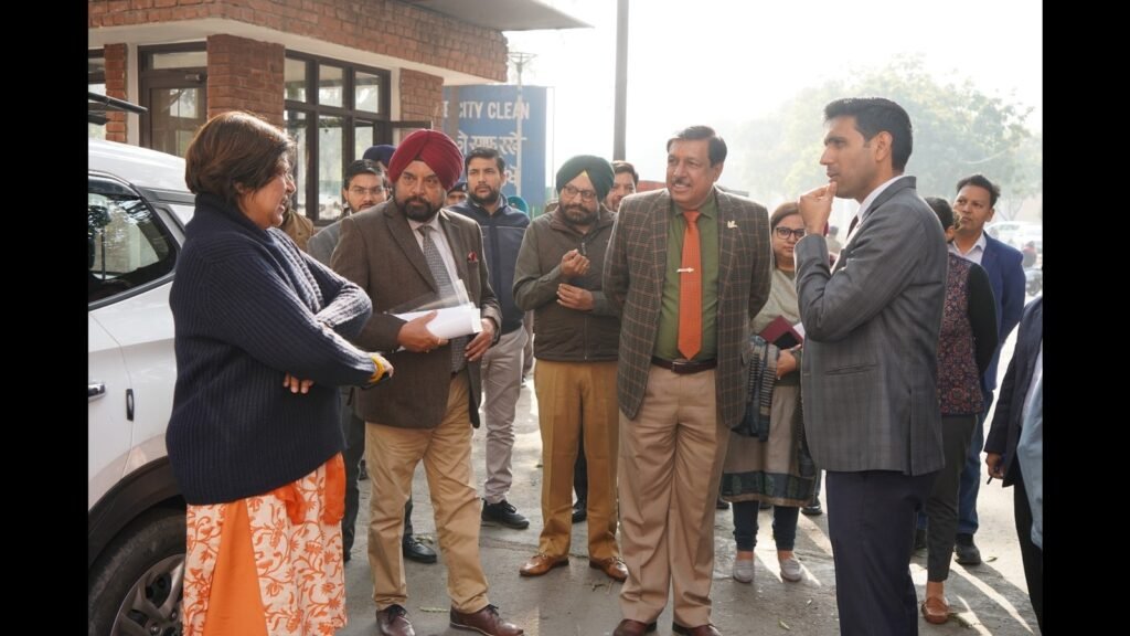 ਚੰਡੀਗੜ੍ਹ ਮੇਵੇਅਰਲ ਚੋਣਾਂ: ਐਫਆਈਆਰ ‘-ਕਾਂਗਰਸ ਨੇ ਬਾਹਰ ਜਾਣ ਵਾਲੇ ਮੇਅਰ ਖ਼ਿਲਾਫ਼ ਬਹੁਗਿਣਤੀ ਹੱਵਾਹ ਦੇ ਖਿਲਾਫ ਬਹੁਮਤ ਦੀ ਧਮਕੀ ਦਿੱਤੀ
