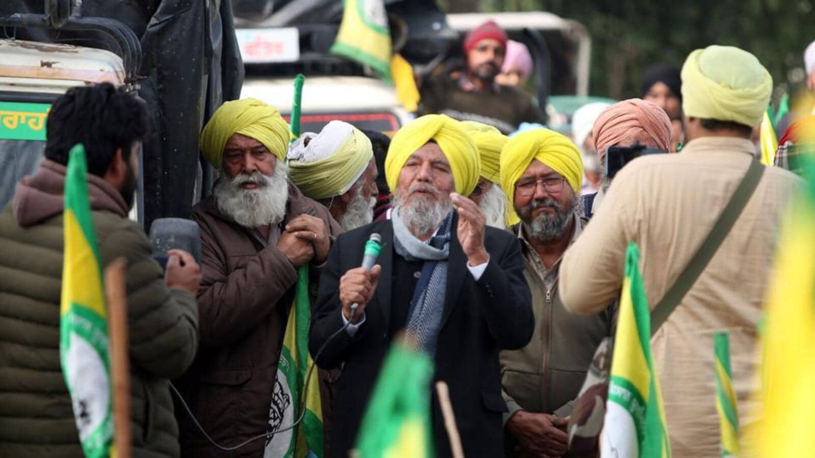 ਬਠਿੰਡਾ ਦੇ ਡੀਐਸਪੀ ’ਤੇ ਹਮਲੇ ਤੋਂ ਬਾਅਦ ਬੀਕੇਯੂ (ਏਕਤਾ-ਉਗਰਾਹਾਂ) ਦੇ ਆਗੂਆਂ ਖ਼ਿਲਾਫ਼ ਕਤਲ ਦੀ ਕੋਸ਼ਿਸ਼ ਦਾ ਕੇਸ ਦਰਜ ਕੀਤਾ ਗਿਆ ਹੈ।