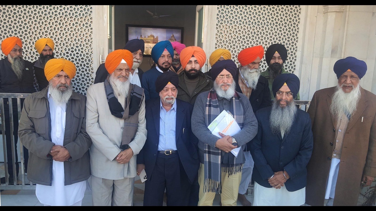 ਬਾਗ਼ੀ ਧੜੇ ਦਾ ਦਾਅਵਾ, ਅਕਾਲ ਤਖ਼ਤ ਸਾਹਿਬ ਦੇ ਜਥੇਦਾਰ ਨੂੰ ਮਿਲਣ 'ਤੇ ਅਕਾਲੀ ਆਗੂ ਦੇ ਰਹੇ ਹਨ 'ਵਿਗੜਬੜ' ਬਿਆਨ