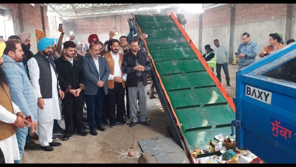 ਲੁਧਿਆਣਾ: ਖੰਨਾ ‘ਚ ਘਰ-ਘਰ ਜਾ ਕੇ ਕੂੜਾ ਇਕੱਠਾ ਕਰਨਾ ਸ਼ੁਰੂ ਹੋ ਗਿਆ ਹੈ।