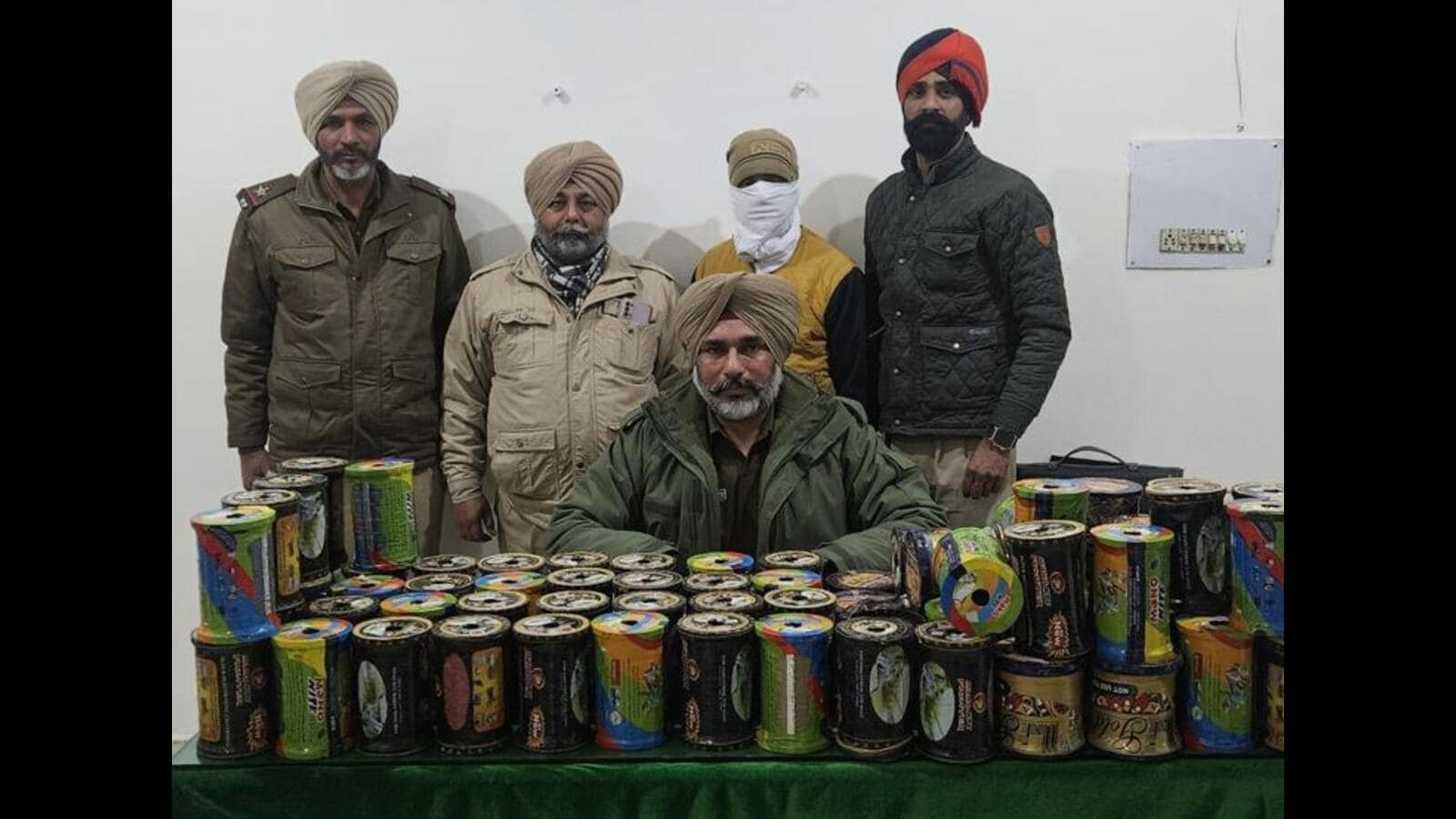 ਲੁਧਿਆਣਾ: ਜ਼ਿਲ੍ਹੇ ਭਰ ਵਿੱਚ ਪਲਾਸਟਿਕ ਦੇ ਸਪੂਲ ਅਤੇ ਕੈਮੀਕਲ ਬਰਾਮਦ, 6 ਗ੍ਰਿਫ਼ਤਾਰ
