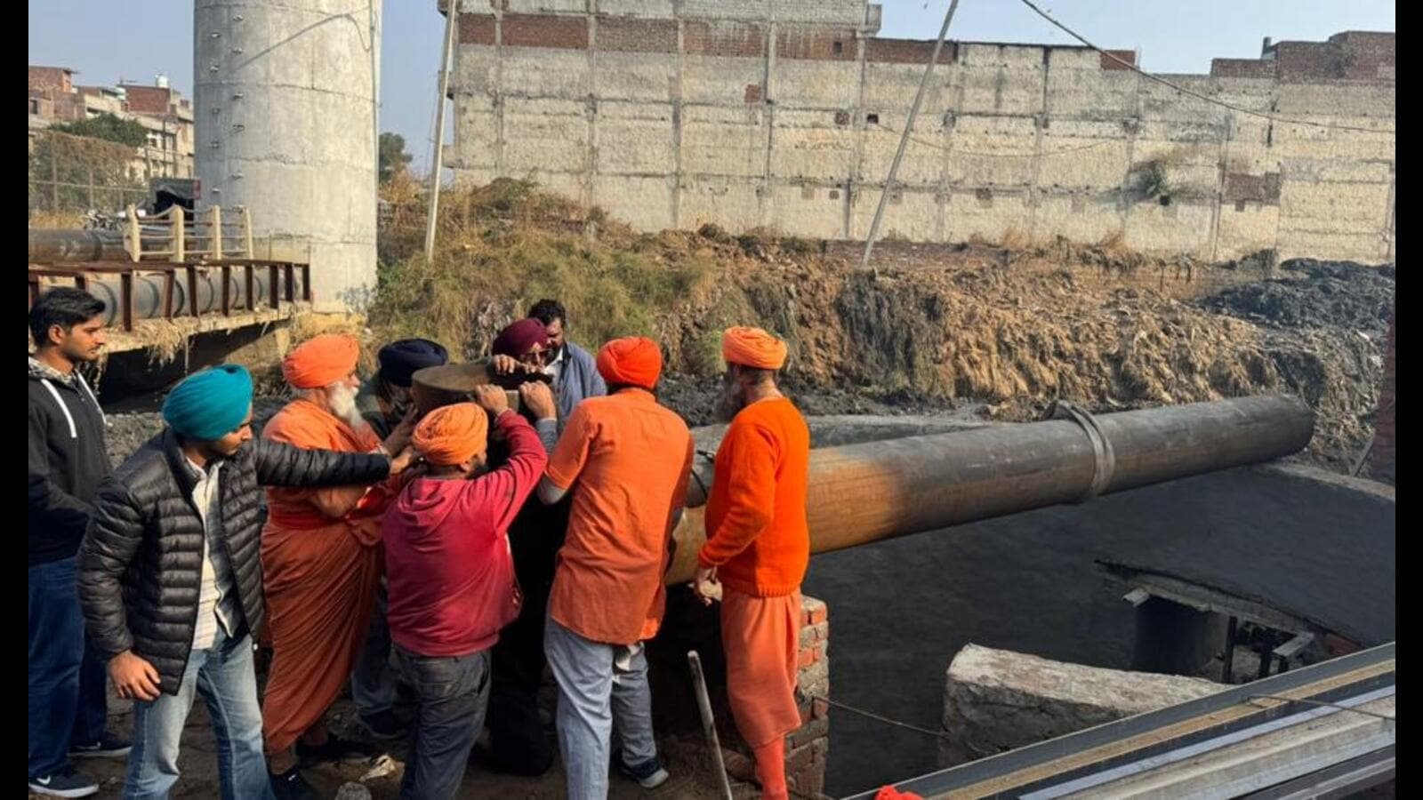 ਲੁਧਿਆਣਾ: ਪੀਪੀਸੀਬੀ ਨੇ ਪਾਇਆ ਕਿ ਬੁੱਢਾ ਡਰੇਨ ਵਿੱਚ ਵੱਡੇ ਪੱਧਰ 'ਤੇ ਨਾਜਾਇਜ਼ ਨਿਕਾਸੀ ਹੋ ਰਹੀ ਹੈ।