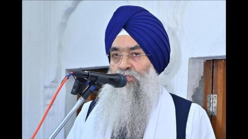 ਤਖ਼ਤ ਜਥੇਦਾਰ-ਐਸਜੀਪੀਸੀ ਟੱਸਲ: 1999 ਰੈਜ਼ੋਲੂਸ਼ਨ ਸਤ੍ਹਾ, ਕਤਾਰ ਨੂੰ ਨਵਾਂ ਮੋੜ ਜੋੜਦਾ ਹੈ