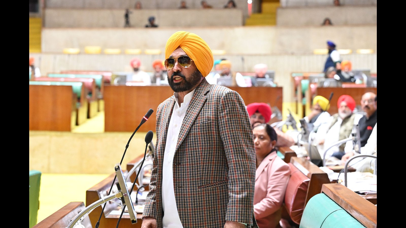 ਪੰਜਾਬ ਅਸੈਂਬਲੀ ਸੈਂਟਰ ਦਾ ਖਰੜਾ ਖੇਤੀਬਾੜੀ ਮਾਰਕੀਟਿੰਗ ਨੀਤੀ ਦੇ ਵਿਰੁੱਧ ਮਤਾ ਪਾਸ ਕਰਦਾ ਹੈ