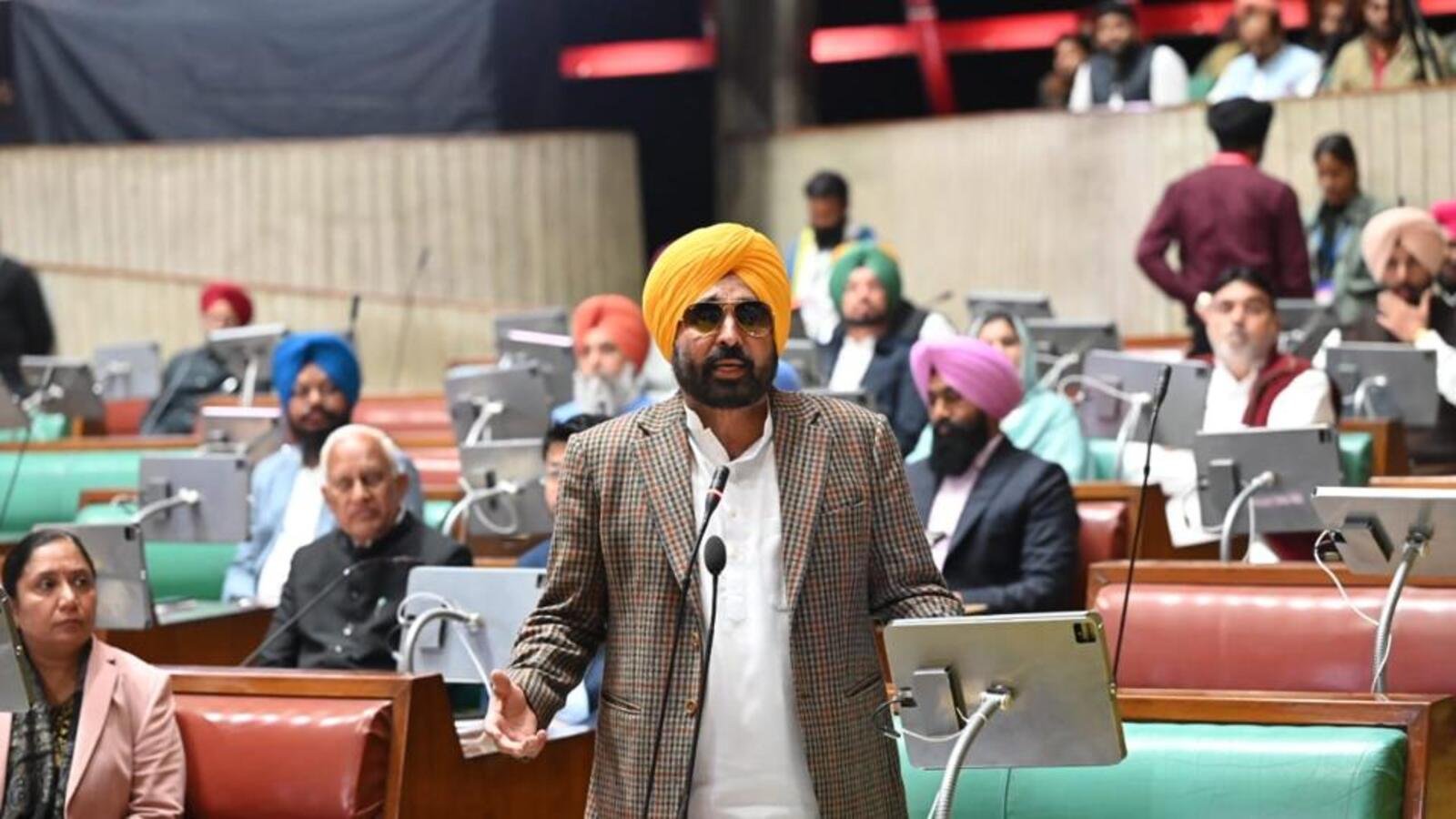 ਪੰਜਾਬ ਨੇ ਬਿਆਸ ਦੇ ਕੇਂਦਰ ਦੀ ਦੋਸ਼ੀ ਮੁੱਖ ਮੰਤਰੀ 'ਤੇ ਕੇਂਦਰ ਦੀ ਟੀਮ ਦੀ ਖਰੜੇ ਦੀ ਖਰੜੇ ਦੀ ਖਰਚੀ ਨੀਤੀ ਦੇ ਵਿਰੁੱਧ ਮਤਾ ਪਾਸ ਕੀਤਾ