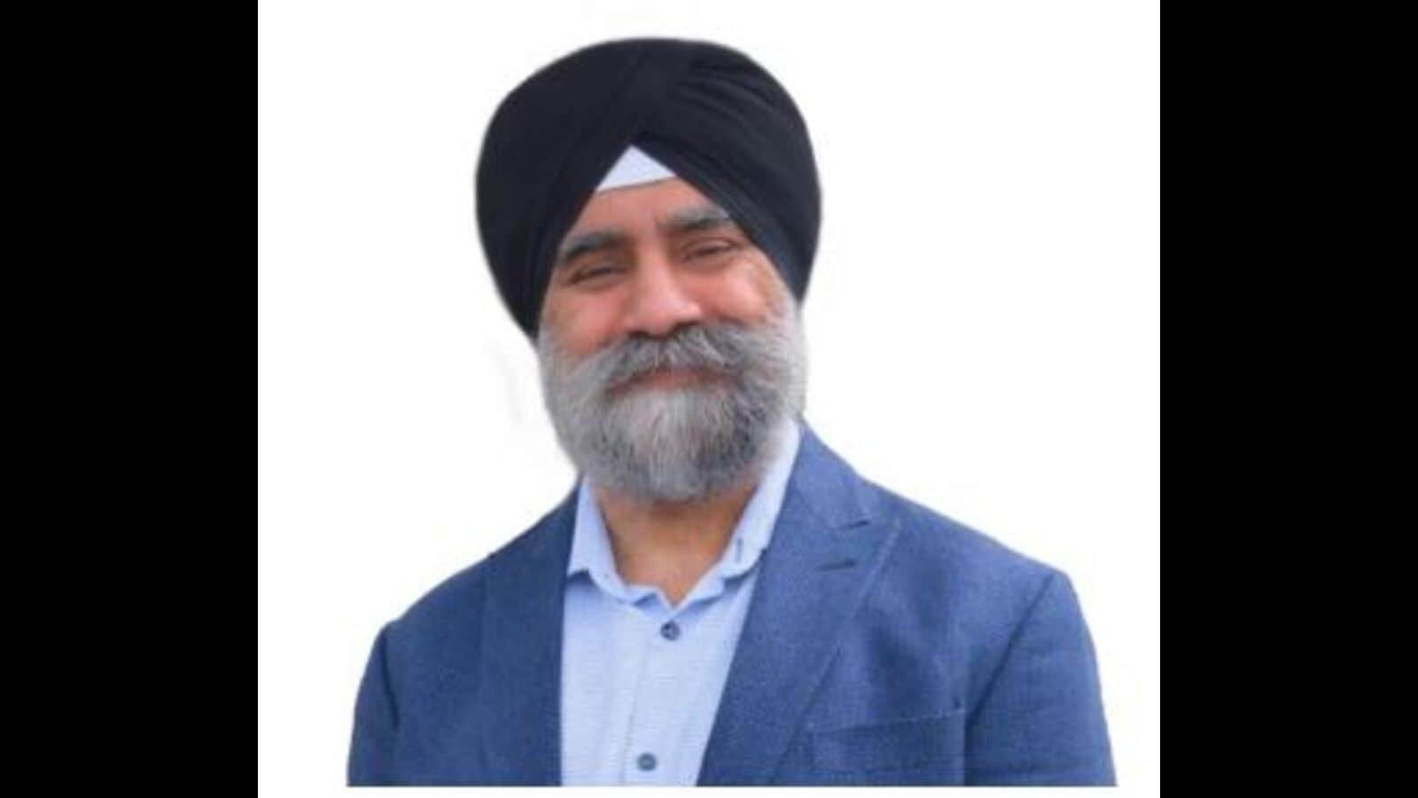 ਫਸਟਜ ill ਿੱਲੋਂ, ਪਹਿਲਾ ਸਿੱਖ ਆਰ ਸੀ ਐਮ ਪੀ ਅਧਿਕਾਰੀ ਬਣ ਸਕੇ, ਸੈਨਾ ਵਿੱਚ ਨਿਯੁਕਤ ਸੈਨੇਟਰ ਨੇ ਨਿਯੁਕਤ ਕੀਤਾ