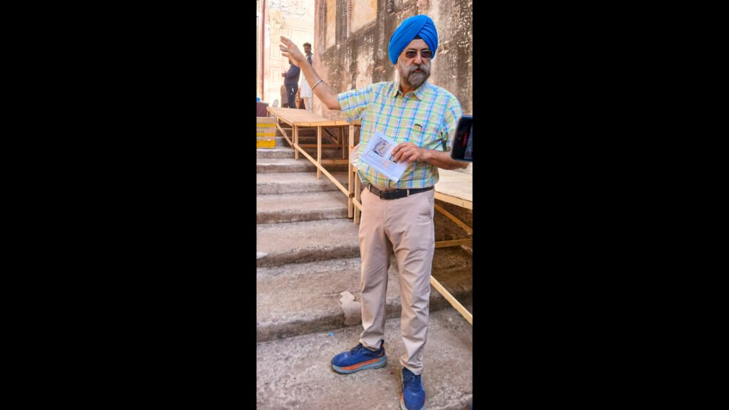 ਯੂਐਸ-ਅਧਾਰਤ ਖੋਜਕਰਤਾ ਲਾਹੌਰ ਦੇ ਕਿਲ੍ਹੇ ਵਿਚ 100 ਯਾਦਗਾਰਾਂ ਦੀ ਪਛਾਣ ਕਰਦਾ ਹੈ ਜੋ ਸਿੱਖ ਸਾਮਰਾਜ ਨੂੰ ਵਾਪਸ ਕਰ ਰਿਹਾ ਹੈ