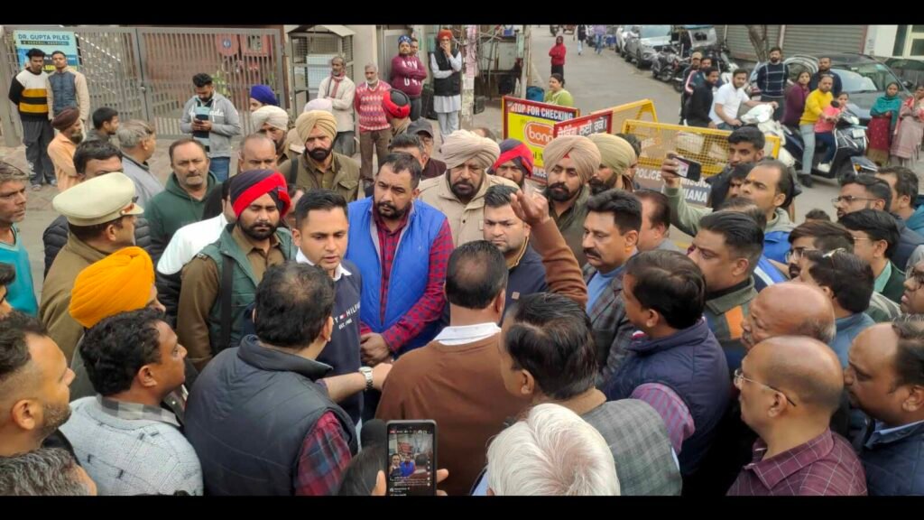 ਲੁਧਿਆਣਾ: ‘ਲੁੱਟ’, ਪੁਲਿਸ ਨੂੰ ਸ਼ੱਕ ਦੀ ਕਹਾਣੀ ਦੌਰਾਨ ‘ਆਪ’ ਦੇ ਆਗੂ ਦੀ ਪਤਨੀ ਦੀ ਮੌਤ ਹੋ ਗਈ