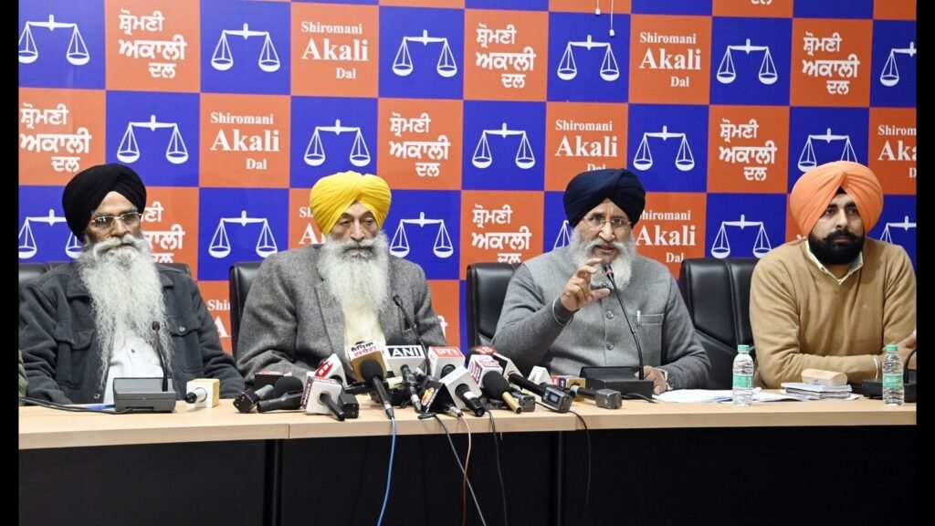 ਸ਼੍ਰੋਮਣੀ ਅਕਾਲੀ ਦਲ ਨੇ ਸਦੱਸਤਾ ਦੀ ਮੁਹਿੰਮ ਦੀ ਨਿਗਰਾਨੀ ਕਰਨ ਲਈ ਇਕ ਖਾਲੀ ਰਹਿਣ ਵਾਲੇ ਪੈਨਲ ਨਾਲ ਇਕ ਖਾਲੀ ਰਹਿਣ ਲਈ ਕਿਹਾ