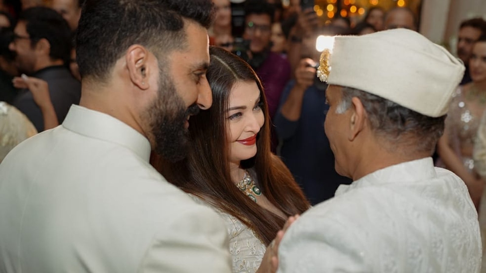 ਆਈਸ਼ੈਥੀ ਰਾਏ ਅਤੇ ਅਭਿਸ਼ੇਕ ਬੱਚਨ ਟਵਿਨ ਤਸਵੀਰਾਂ ਵੇਖੋ