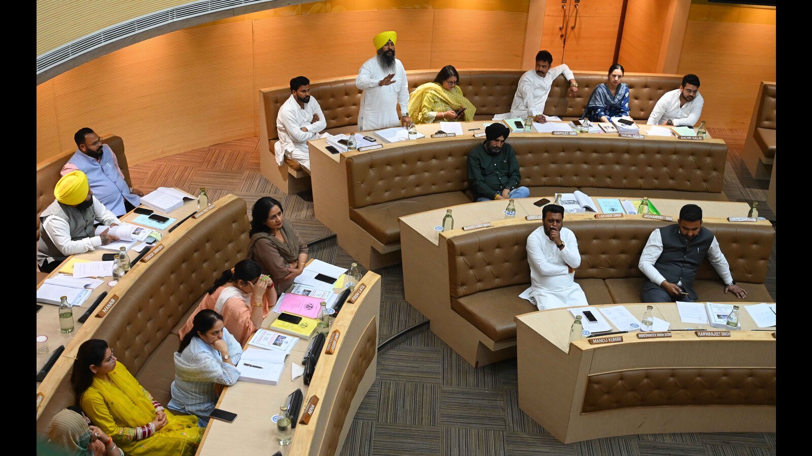 ਐਮਸੀ ਨੇ ਰੋਡ ਮੁਰੰਮਤ ਨੂੰ ਚੰਡੀਗੜ੍ਹ ਪ੍ਰਸ਼ਾਸਨ ਵਿੱਚ ਰੱਦ ਕਰ ਦਿੱਤਾ