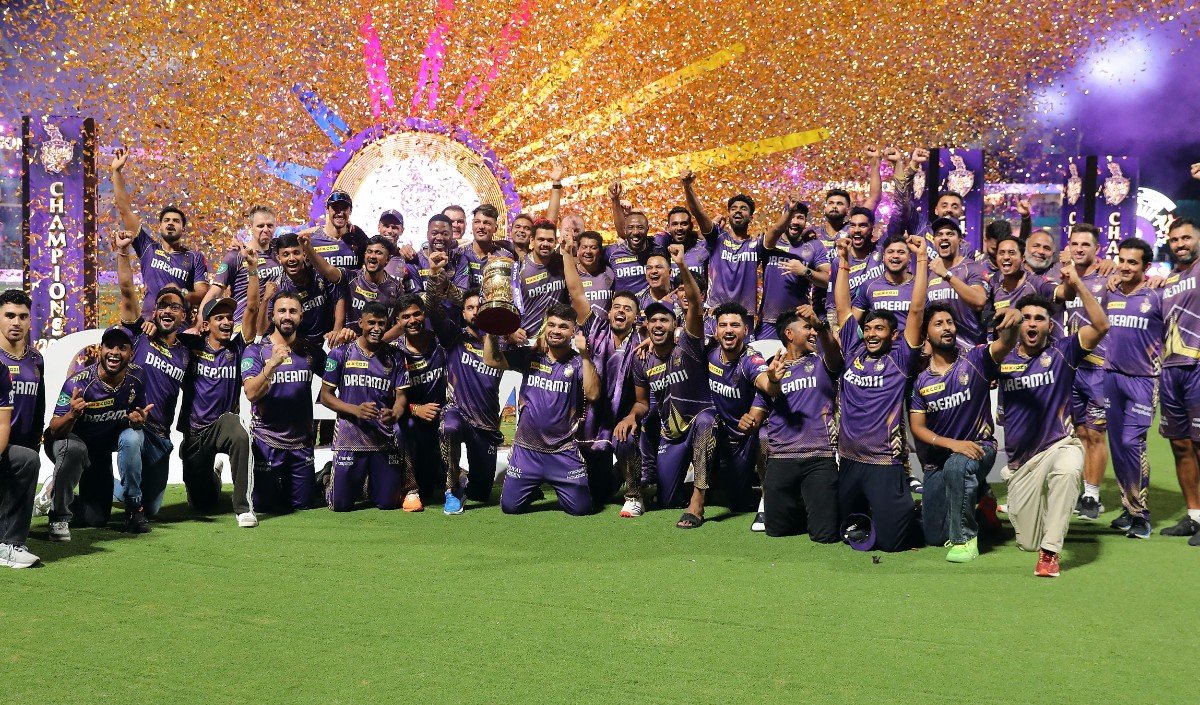 ਕੇਕੇਆਰ ਨੇ ਤਿੰਨ ਆਈਪੀਐਲ ਦੇ ਸਿਰਲੇਖਾਂ ਦੇ ਸਨਮਾਨ ਵਿੱਚ ਤਿੰਨ ਤਾਰੇ ਰਜਿਸਟਰ ਕੀਤੇ