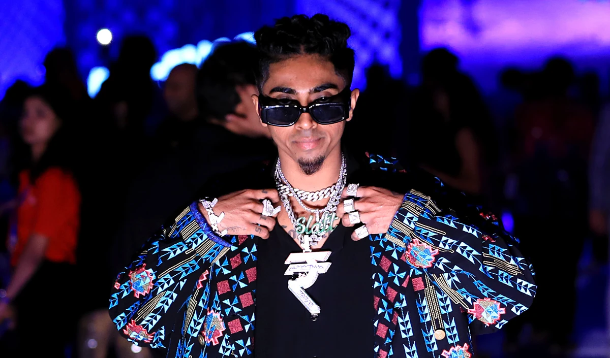 ਗਰਲਫ੍ਰੈਂਡਜ਼ ਬੌਬਾ ਨੂੰ ਛੱਡ ਕੇ, ਹੁਣ ਇਨ੍ਹਾਂ ਪ੍ਰਭਾਵਾਂ ਵਿੱਚ ਫਲਰਟ ਕਰਨ ਵਾਲੇ ਟੈਕਸਟ ਨੂੰ ਇਹਨਾਂ ਪ੍ਰਭਾਵਾਂ ਵਿੱਚ ਭੇਜ ਰਿਹਾ ਹੈ? ਇੰਟਰਨੈੱਟ 'ਤੇ ਡੀਐਮ ਦਾ ਸਕ੍ਰੀਨਸ਼ਾਟ ਵਾਇਰਲ