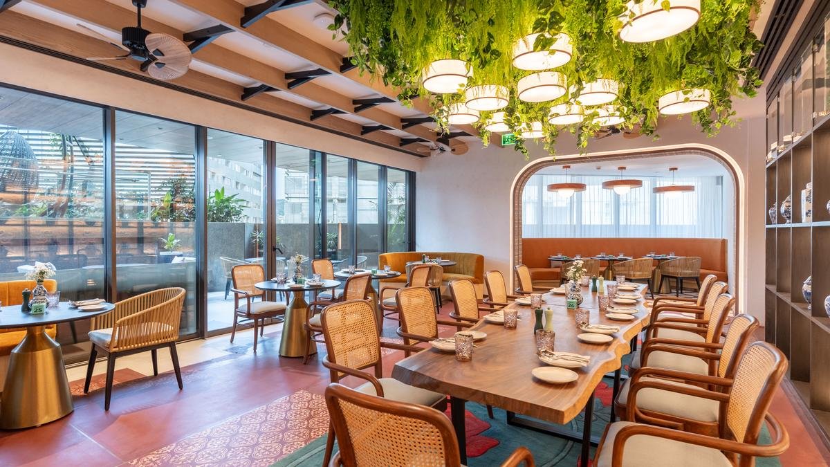 ਗੋਆ ਵਿੱਚ ਸਪੈਨਿਸ਼ ਅਤੇ ਪੁਰਤਗਾਲੀ ਪਕਵਾਨਾਂ ਲਈ ਨੋਰਾ ਦੀ ਕੈਂਟਨੀਨਾ, ਇੱਕ ਲਿਨਨ ਦੇ ਸਥਾਨ ਵੇਖੋ