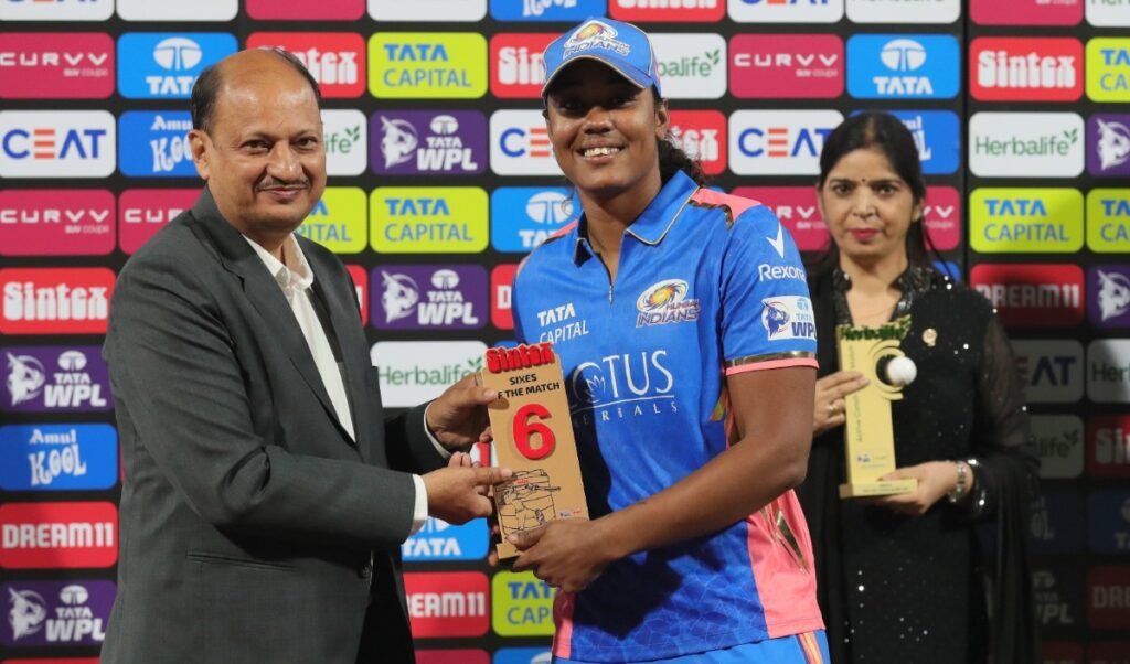 ਡਬਲਯੂਐਲਐਲਲੀਆ ਦੇ ਐਮਰਿਆ ਕਰਾਰ ਅਤੇ ਮੈਥਿ ws ਜ਼ ਦੇ ਸਾਰੇ-ਪਾਸਪੋਰਟ ਦੇ ਸਾਰੇ ਪ੍ਰਦਰਸ਼ਨ ਦੀ ਪੰਜ ਵਿਕਟਾਂ ਨੇ ਮੁੰਬਈ ਇੰਡੀਅਨਜ਼ ਜਿੱਤੀਆਂ