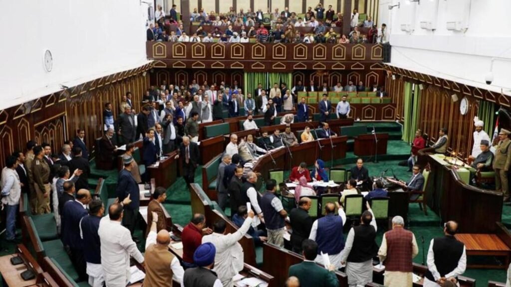 ਪੁਲਿਸ ਉੱਤੇ ਕੋਈ ਨਿਯੰਤਰਣ ਨਹੀਂ, ਜੰਮੂ-ਕਾਰੀਏ ਦੇ ਰੂਪ ਵਿੱਚ J & k ਮੁੱਖ ਮੰਤਰੀ ਨੇ ਡੇਲੀ-ਵੇਜਰਾਂ ਤੇ ਗੰਨੇ ਤੋਂ ਵੱਧ ਤੁਰਿਆ