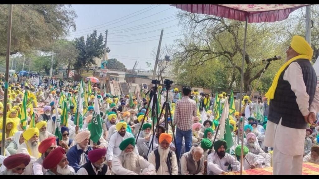 ਪੰਜਾਬ: ਸੰਗਰੂਰ ਵਿਧਾਇਕ ਭਰਮਾਂਜ ਦੇ ਘਰ ਤੋਂ ਬਾਹਰ ਫਾਰਮ ਯੂਨੀਅਨ ਦੇ ਕਾਰਕੁਨਾਂ ਦਾ ਵਿਰੋਧ