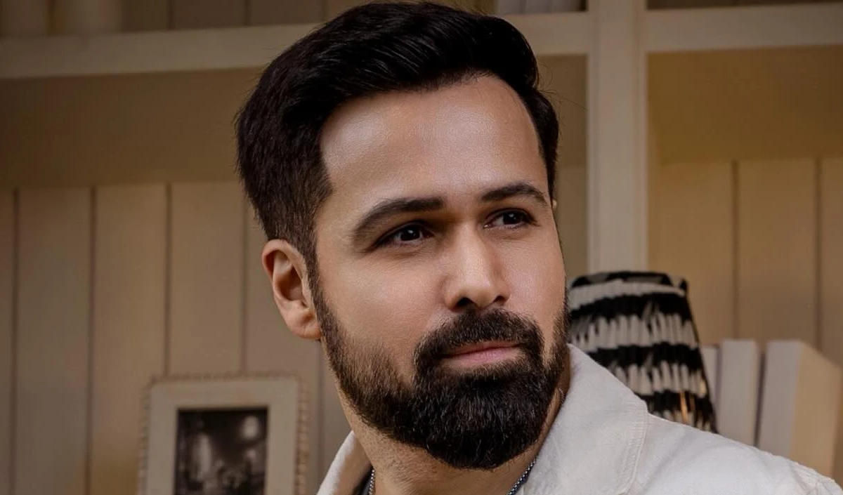 ਬੋਲੀਵੁੱਡ ਲਪੇਟ | ਇਮਰਾਨ ਹਾਸ਼ਮੀ ਨੂੰ ਬੀਐਸਐਫ ਹੀਰੋਜ਼ ਦੀ ਗਰਾਉਂਡ, ਅਣਅਧਿਕਾਰਤ ਕਹਾਣੀ ਵਿੱਚ ਇੱਕ ਨਵੇਂ ਅਵਤਾਰ ਵਿੱਚ ਵੇਖਿਆ ਜਾਵੇਗਾ