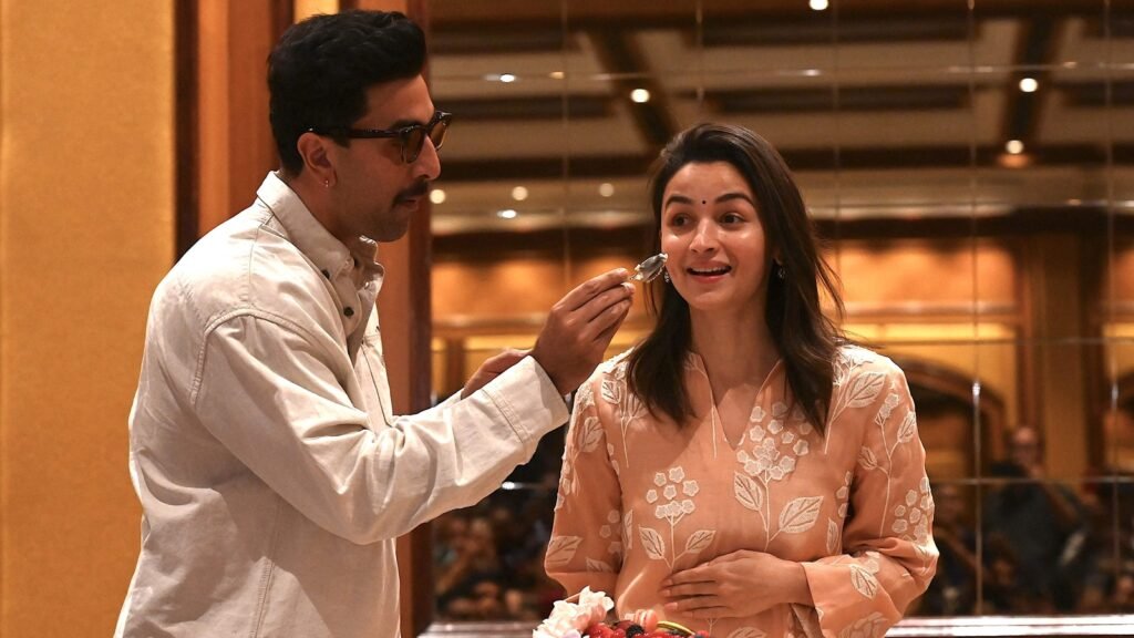 ਰਣਬੀਰ ਕਪੂਰ ਅਤੇ ਆਲੀਆ ਭੱਟ ਭੱਤਾ ਧੀ ਰਾਸ਼ਾ ਦੀਆਂ ਅਣਅਧਿਕਾਰਤ ਤਸਵੀਰਾਂ ਨਾ ਲੈਣ ਦੀ ਪੇਸ ਪੇਸ ਨਾ ਕਰਨ ਲਈ ਪੇਸਟਰਸ ਨਾ ਕਰੋ, ਕਾਨੂੰਨੀ ਕਾਰਵਾਈ ਬਾਰੇ ਗੱਲ ਕਰੋ