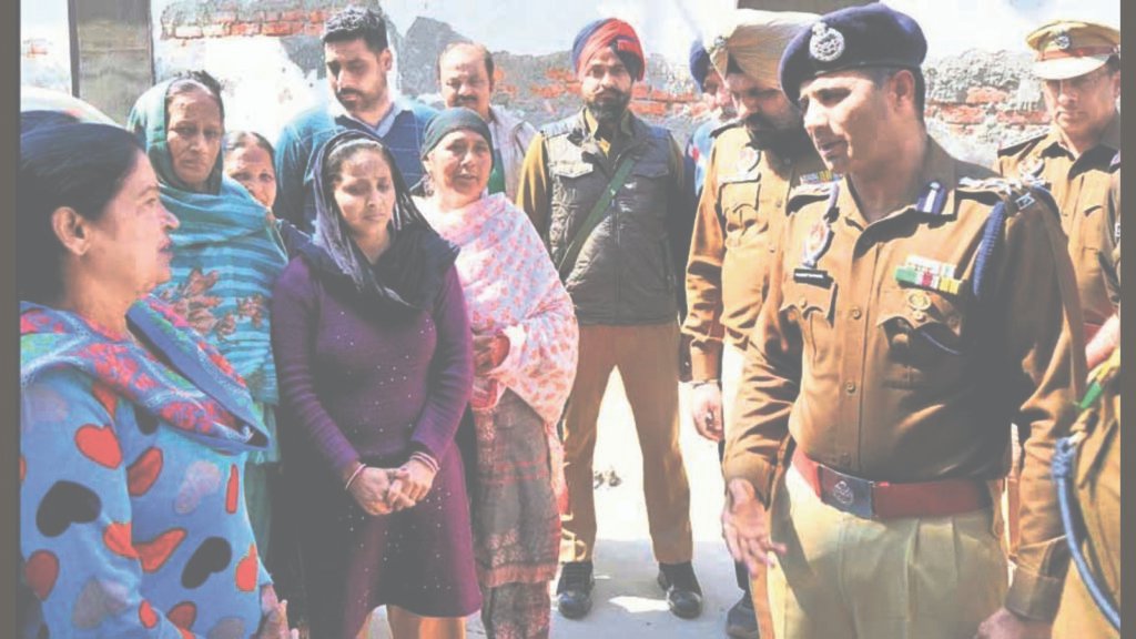 ਲੁਧਿਆਣਾ ਨੇ ਨਸ਼ਾ ਦੇ ਪਦਡਰਜ਼ ਦੇ ਏਡਜ਼ ਇਨਫਾਈਡਜ਼ ਹਮਲੇ ਦੇ ਮੁਖਬਰ ਵਿੱਚ ਪੁਲਿਸ ਰੇਡ ਤੋਂ ਬਾਅਦ