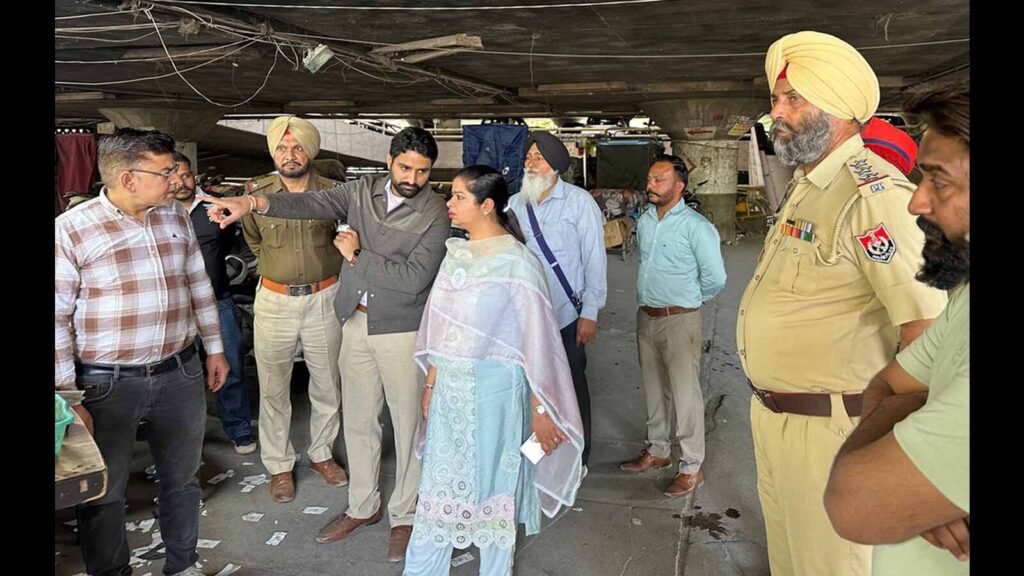ਲੁਧਿਆਣਾ: ਮੇਅਰ ਇੰਦਰਜੀਤ ਕੌਰ ਨੇ ਮਲਟੀ-ਸਟੋਰੀ ਪਾਰਕਿੰਗ ਦਾ ਮੁਆਇਨਾ ਕੀਤਾ