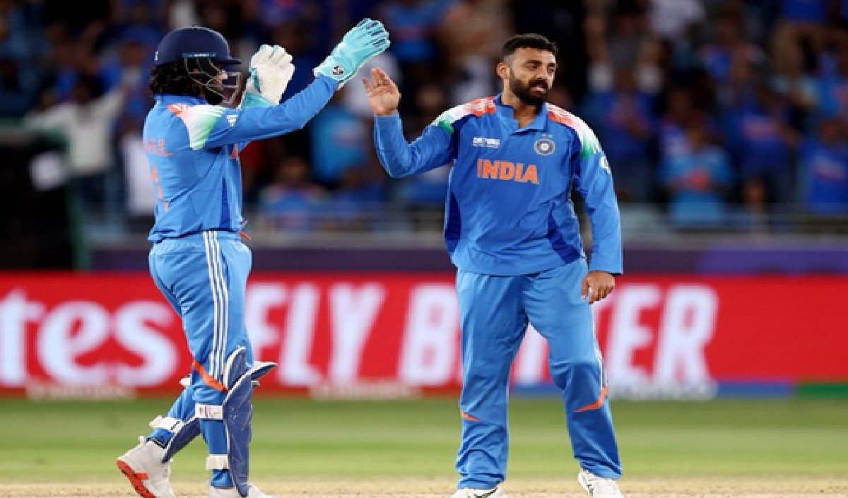 ਵਰੁਣ ਚੱਕਰਵਰਤੀ ਦੇ ਸਪਿਨ ਵਿਚ ਫਸਿਆ ਕੀਵੀ ਖਿਡਾਰੀ, ਪੰਜ ਵਿਕਟਾਂ ਨਾਲ ਇਕ ਵੱਡਾ ਰਿਕਾਰਡ ਬਣਾਇਆ