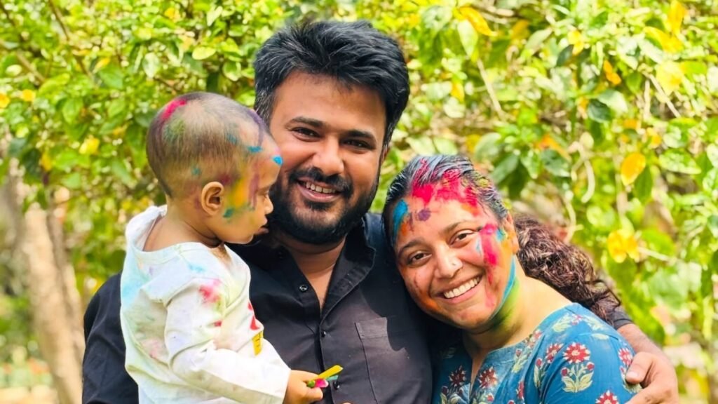 ਸਵਾੜਾ ਭਾਸਰ ਪੁੱਛਗਿੱਛ ਦੌਰਾਨ ਟੋਰਾਂ ‘ਤੇ ਟਕਰਾ ਗਿਆ ਕਿ ਪਤੀ ਫਾਦਾਹ ਅਹਿਮਦ ਨੇ ਹੋਲੀ ਨਹੀਂ ਖੇਡਿਆ. ਇਹ ਉਹ ਹੈ ਜੋ ਉਸਨੇ ਕਿਹਾ