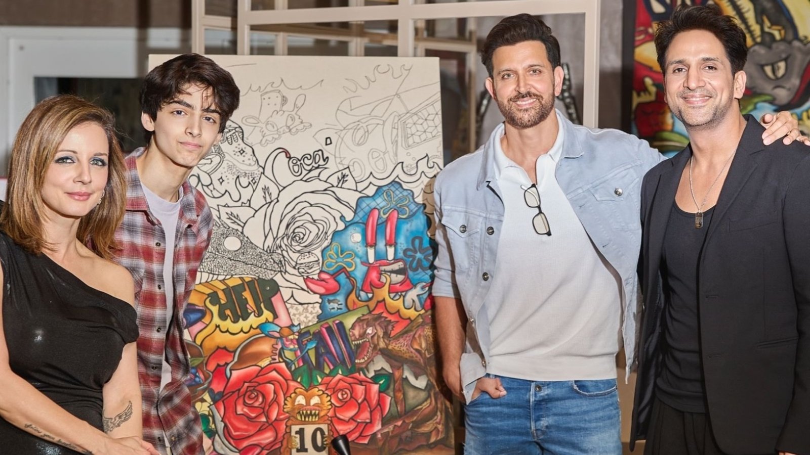 ਸਾਬਕਾ-wifers ਸਤਨ ਖਾਨ ਲਈ ਰਿਤਿਕ ਰੋਸ਼ਨ ਹੱਸਣ ਵਾਲੇ ਆਪਣੇ ਬੁਆਏਫ੍ਰੈਂਡ ਦੇ ਹਾਇਡੇਰਾਬਾਦ ਪ੍ਰੋਗਰਾਮ ਵਿਚ ਅਰਸਲੇਨ ਗਨੀ ਨਾਲ. ਤਸਵੀਰਾਂ ਵੇਖੋ