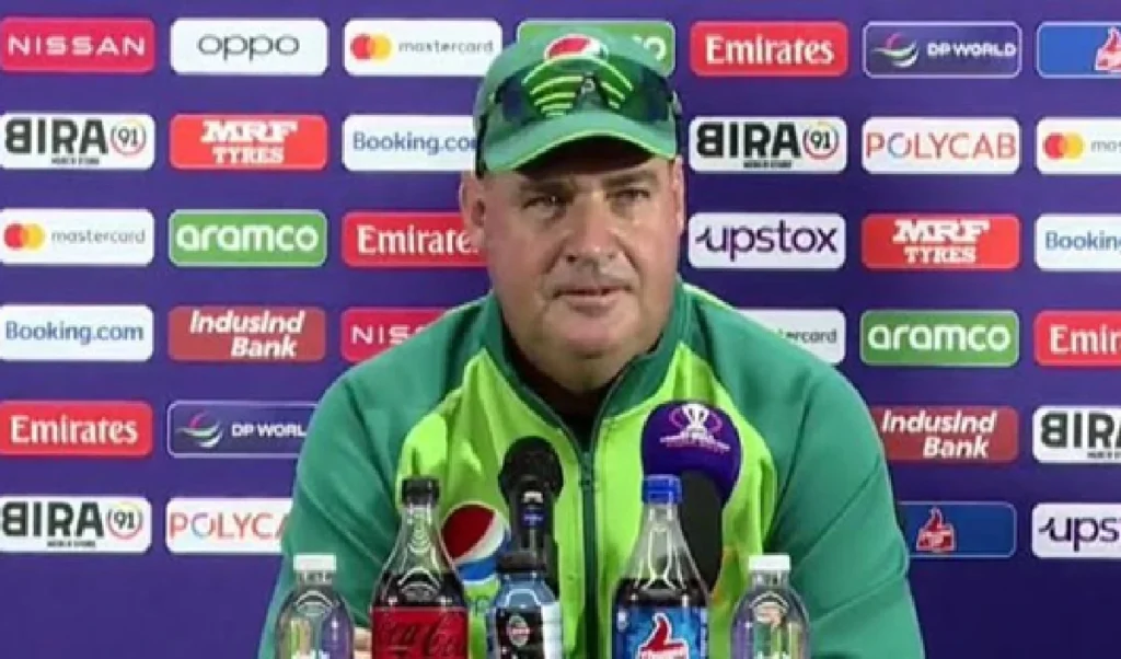 ਸਾਬਕਾ ਕੋਚ ਮਿਕੀ ਆਰਥਰ, ਜੋ ਜੇਸਨ ਗਿਲਸਪੀਲੀ ਦੇ ਸਮਰਥਨ ਵਿੱਚ ਉਤਰੇ, ਪਾਕਿਸਤਾਨ ਕ੍ਰਿਕਟ ਦਾ ਸਾਹਮਣਾ ਕਰ ਰਿਹਾ ਸੀ