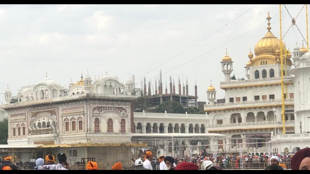 ਸੁਨਹਿਰੀ ਮੰਦਰ ਟਰਿੱਗਰਜ਼ ਰੋ ਬਹੁ-ਮੰਜ਼ਿਲਾ ਇਮਾਰਤ ਆ ਰਿਹਾ ਹੈ