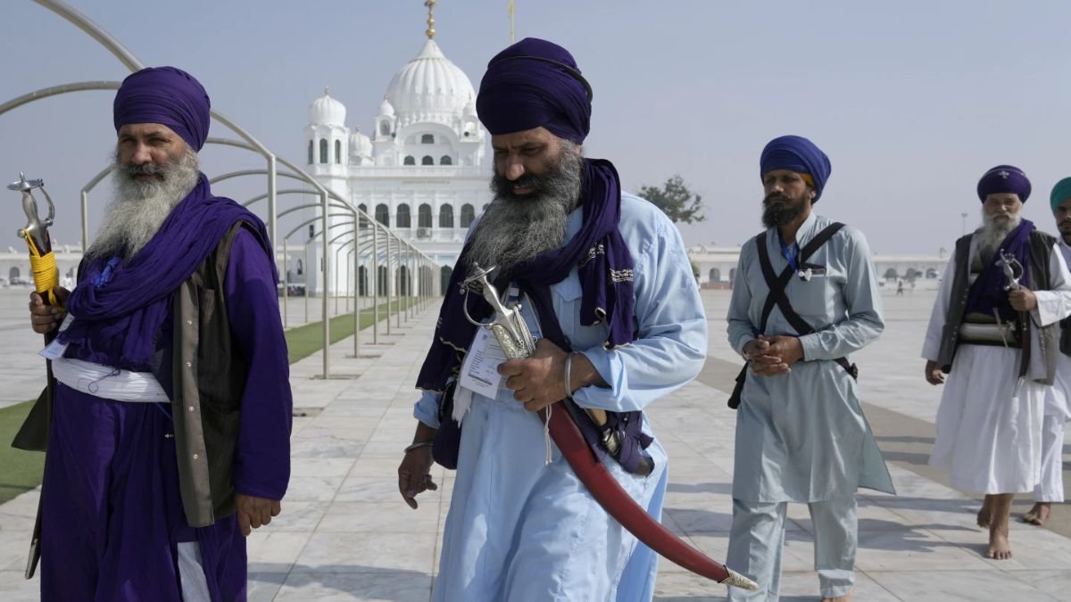 6,700 ਤੋਂ ਵੱਧ ਭਾਰਤੀ ਸਿੱਖ ਸ਼ਰਧਾਲੂ ਪਾਕਿਸਤਾਨ ਤੱਕ ਪਹੁੰਚਦੇ ਹਨ, ਜੋ ਕਿ 50 ਸਾਲਾਂ ਵਿੱਚ ਸਭ ਤੋਂ ਵੱਧ ਸੰਖਿਆ ਨੂੰ ਮਨਾਉਣ ਲਈ ਪਾਕਿਸਤਾਨ ਪਹੁੰਚਦੇ ਹਨ