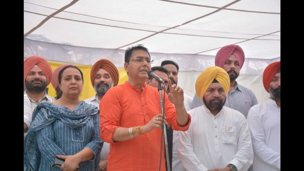 ਅਮਨ ਅਰੋੜਾ ਮੋਹਾਲੀ ਵਿੱਚ ਐਲਓਪੀ ਬਾਜਵਾ ਖਿਲਾਫ ‘ਆਪ’ ਦਾ ਵਿਰੋਧ ਕਰਦੇ ਹਨ