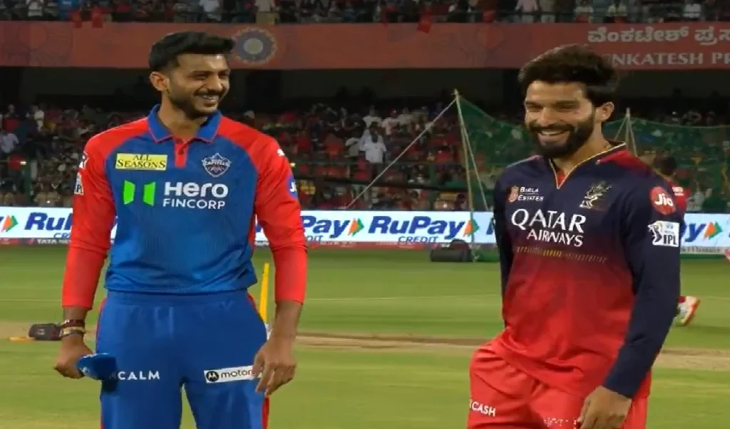 ਆਈਪੀਐਲ 2025 ਆਰਸੀਬੀ ਵੀਐਸ ਡੀਸੀ: ਦਿੱਲੀ ਰਾਜਧਾਨੀ ਨੇ ਆਰਸੀਬੀ ਖ਼ਿਲਾਫ਼ ਟਾਸ ਜਿੱਤਿਆ, ਦੋਵਾਂ ਟੀਮਾਂ ਨੂੰ ਇਲਜ਼ਾਮ ਲਗਾ ਰਹੇ ਹਾਂ