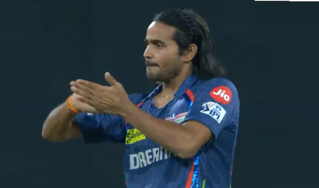 ਆਮਦਨੀ ਅਥੇਨਾ … ਚਿੱਤਰ ਮੀਡੀਆ ‘ਤੇ ਸ਼ੈਡੋ ਗੇਂਦਬਾਜ਼ ਦਾ ਅਨੌਖਾ ਪੋਸਟਰ ਦਾ ਦਿਲ ਜਿੱਤਦਾ ਹੈ