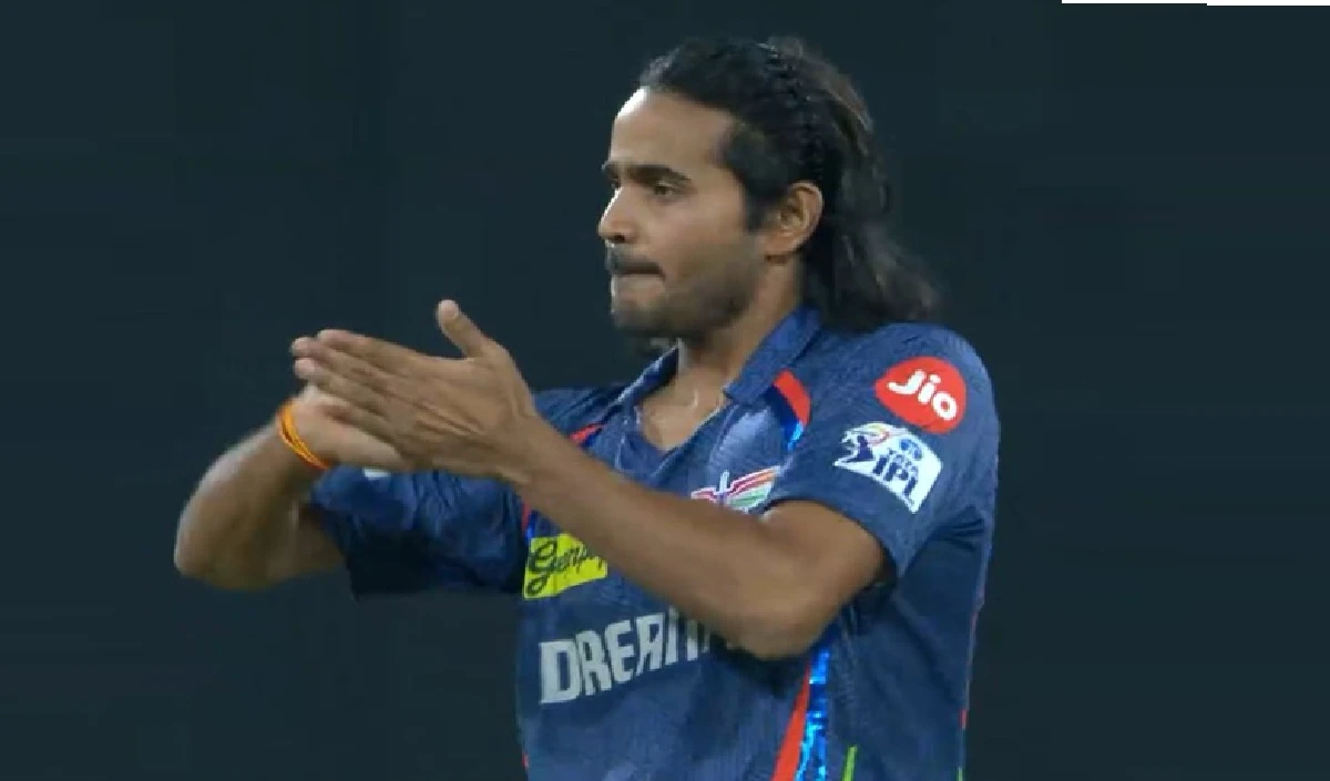 ਆਮਦਨੀ ਅਥੇਨਾ ... ਚਿੱਤਰ ਮੀਡੀਆ 'ਤੇ ਸ਼ੈਡੋ ਗੇਂਦਬਾਜ਼ ਦਾ ਅਨੌਖਾ ਪੋਸਟਰ ਦਾ ਦਿਲ ਜਿੱਤਦਾ ਹੈ