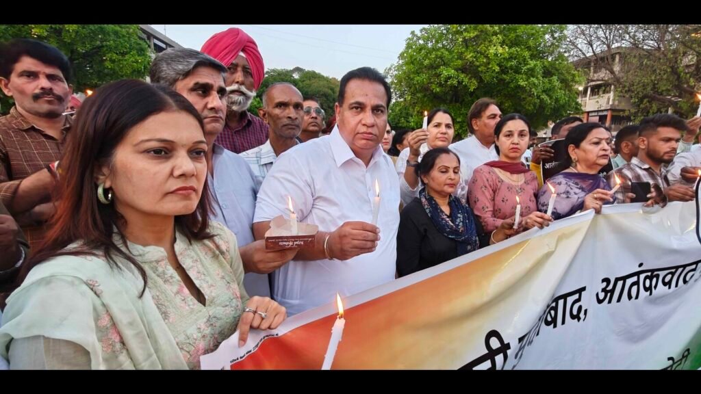 ਚੰਡੀਗੜ੍ਹ: ਰਾਜਨੀਤਿਕ ਪਾਰਟੀਆਂ ਅੱਤਵਾਦ ਦੀ ਨਿੰਦਾ ਕਰਨ ਲਈ ਫੌਜਾਂ ਵਿਚ ਸ਼ਾਮਲ ਹਨ