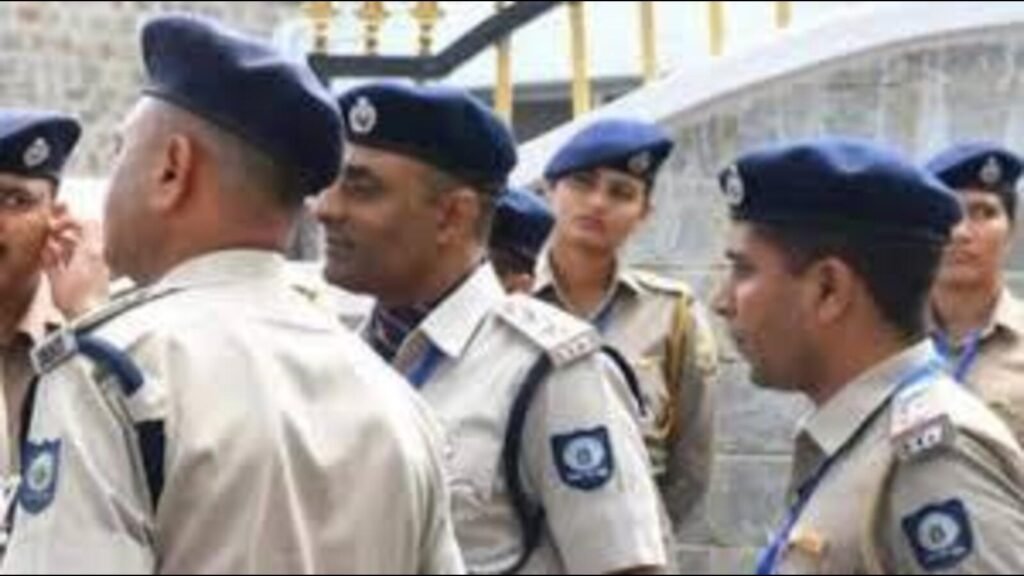 ਚੱਕਬਾ ਵਿੱਚ ਡੀਸੀ ਦਫਤਰ, ਹਮੀਰਪੁਰ ਨੇ ਬੰਬ ਧਮਕੀ ਤੋਂ ਬਾਅਦ ਬੰਦ ਕਰ ਦਿੱਤਾ