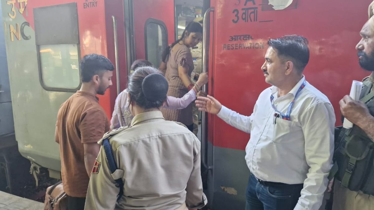 ਪਹਿਲਗਾਮ ਹਮਲਾ: ਜੰਮੂ ਦੇ ਕੈਟਰਾ ਤੋਂ ਅੱਜ ਵੀ ਭੱਜਣ ਲਈ ਵਿਸ਼ੇਸ਼ ਅਯੋਗ ਟ੍ਰੇਨ