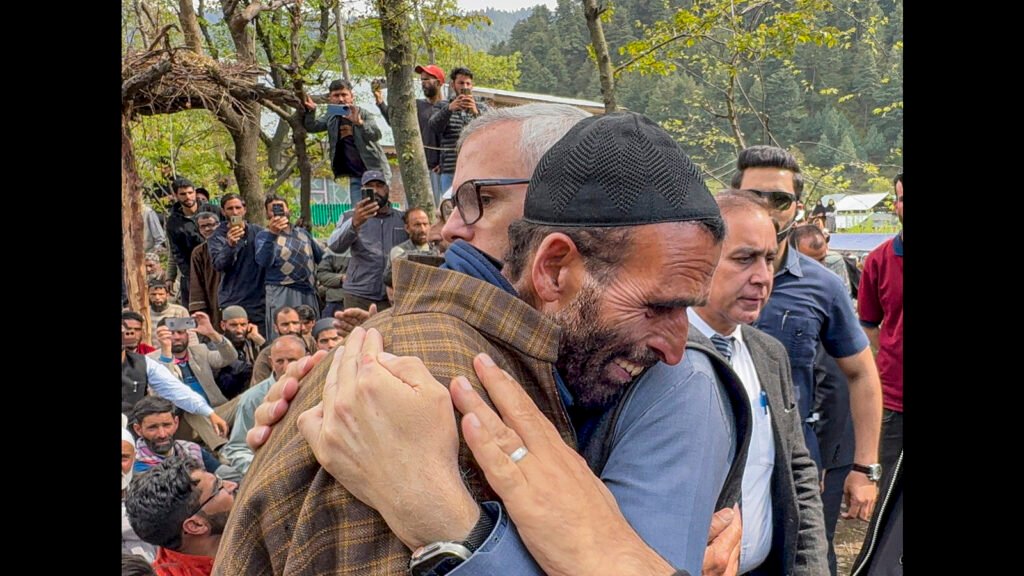 ਪਾਗਲ ਅੱਤਵਾਦੀ ਹਮਲਾ: ਸਥਾਨਕ ਲੋਕਾਂ ਨੇ ‘ਪੋਂਨੀਵਾਲਾ’ ਨੂੰ ‘ਪੋਨਨੀਵਾਲਾ’ ਤੋਂ ‘ਪੋਂਨੀਵਾਲਾ’ ਦੀ ਬੋਲੀ ਦੇ ਅਡਿਓ