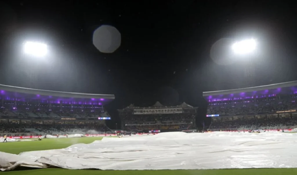 ਮੀਂਹ ਕਾਰਨ ਕੇਕੇਆਰ ਬਨਾਮ ਪੀਬੀਕੇਸ ਮੈਚ ਨੂੰ ਮੱਧ ਵਿਚ ਰੋਕਿਆ ਗਿਆ, ਪਤਾ ਹੈ ਕਿ ਕਿੰਨਾ ਸਮਾਂ ਲੱਗੇਗਾ?