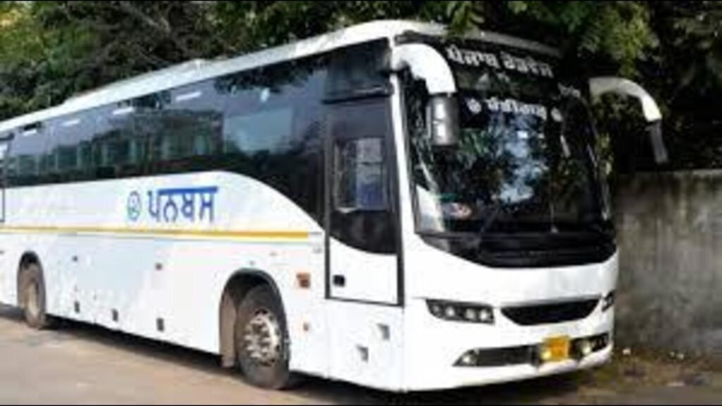 100 ਤੋਂ ਵੱਧ ਬੱਸਾਂ ਸੜਕ ਦੇ ਰਾਹ ਤੋਂ ਬਾਹਰ ਹਨ