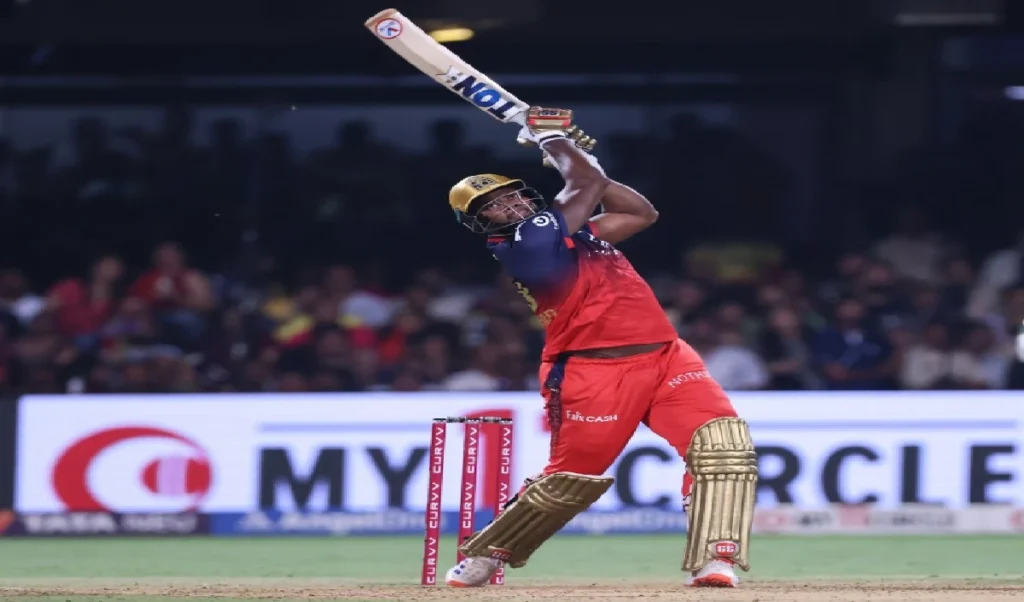 ਆਰਸੀਬੀ ਬਨਾਮ ਸੀਐਸਕੇ: ਰੋਮਾਂਓ ਚਰਵਾਹੇ ਨੇ ਸੀਐਸਕੇ ਦੇ ਗੇਂਦਬਾਜ਼ਾਂ ਨੂੰ ਜੋੜ ਕੇ ਜੋੜ ਕੇ ਸਰਬੋਤਮ ਸਰਬੋਤਮ ਖੋਜਿਆ