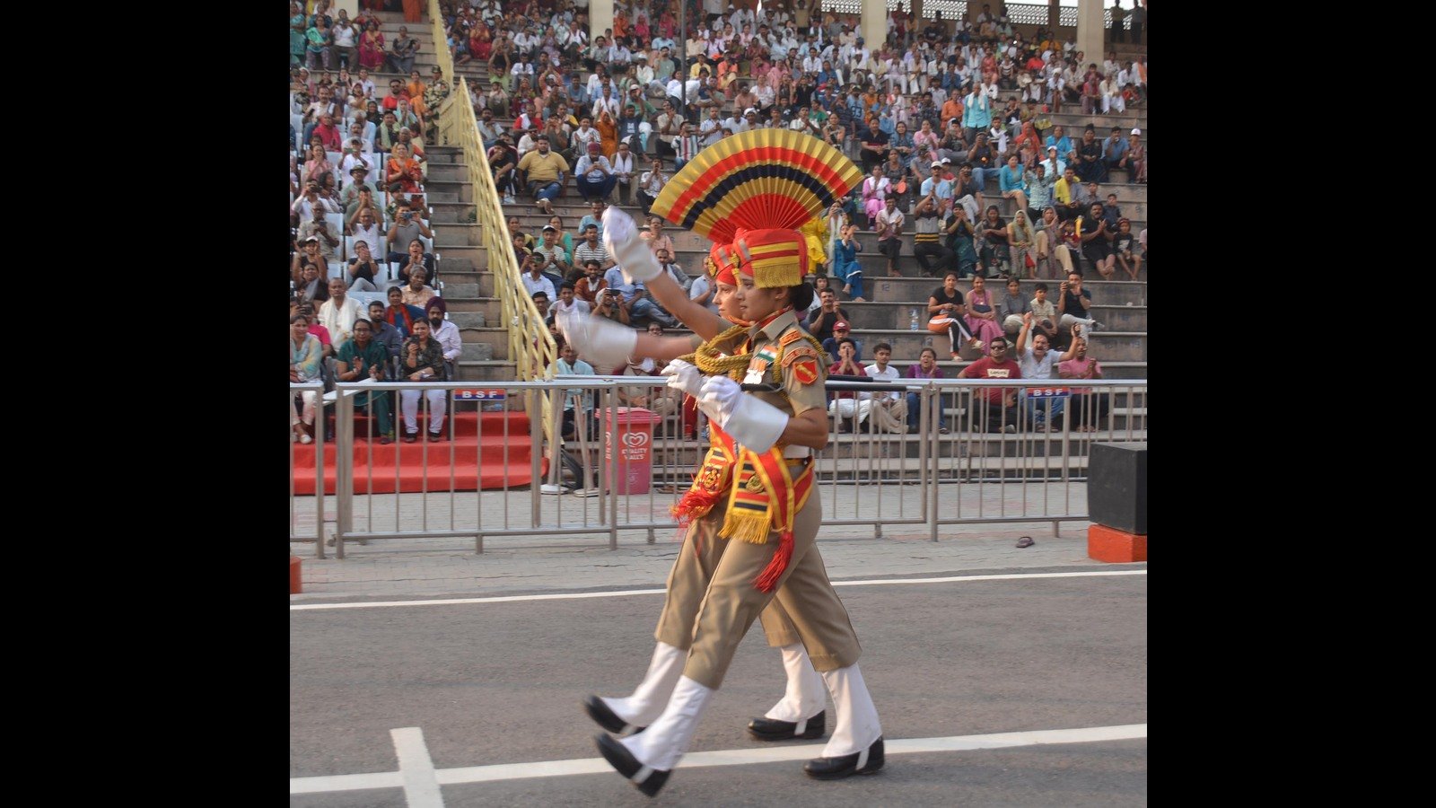 ਟਰੇਟਰੀ ਵਿਖੇ ਰੀਟਰੀਟ ਸੈਰੇਮੇਸੀ ਦੇ ਮੁਕਾਬਲੇ ਹੱਥਾਂ ਨੂੰ ਬਦਲਾਅ