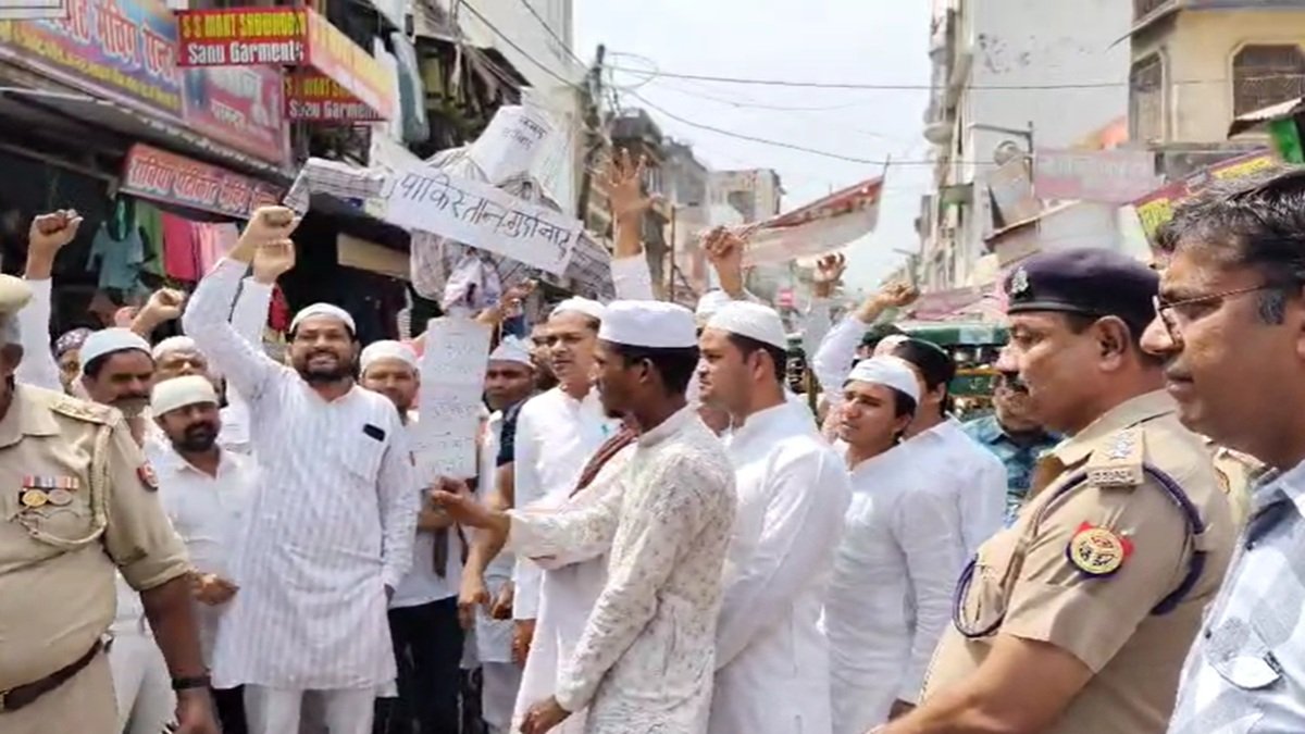 ਦੇਸ਼ ਭਰ ਵਿਚ ਮੁਸਲਮਾਨ ਨੇ ਸ਼ੁੱਕਰਵਾਰ ਨੂੰ ਸ਼ੁੱਕਰਵਾਰ ਨੂੰ ਪ੍ਰਧਾਨ ਅਰਡੀਆਂ ਤੋਂ ਬਾਅਦ ਵਿਰੋਧ ਮਾਰਚ ਕੀਤਾ | ਦੇਖੋ