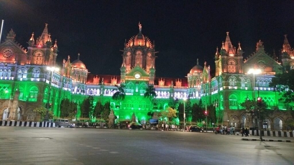 ਭਾਰਤ ਭਰ ਦੀਆਂ ਰੇਲਵੇ ਸਟੇਸ਼ਨ ਨੇ ਤ੍ਰਿਏਕ ਵਿਚ ‘ਓਪਰੇਸ਼ਨ ਸਿੰਡਰੋਅਰ’ ਦੀ ਜਿੱਤ ਦਾ ਜਸ਼ਨ ਮਨਾਉਣ ਲਈ ਪ੍ਰਕਾਸ਼ਮਾਨ ਕੀਤਾ