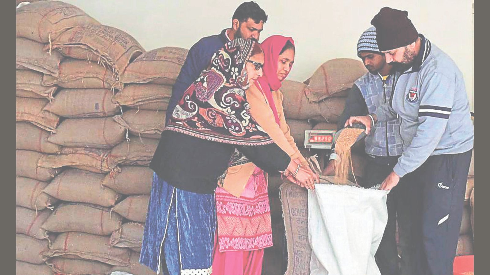 ਲੁਧਿਆਣਾ: ਅਚੱਲ ਮੀਂਹ, ਲਿਫਟਿੰਗ ਦੇ ਮੁੱਦਿਆਂ ਨੂੰ ਜ਼ਿਲ੍ਹੇ ਵਿੱਚ ਮੁਫਤ ਕਣਕ ਦੀ ਵੰਡ ਦੇਰੀ