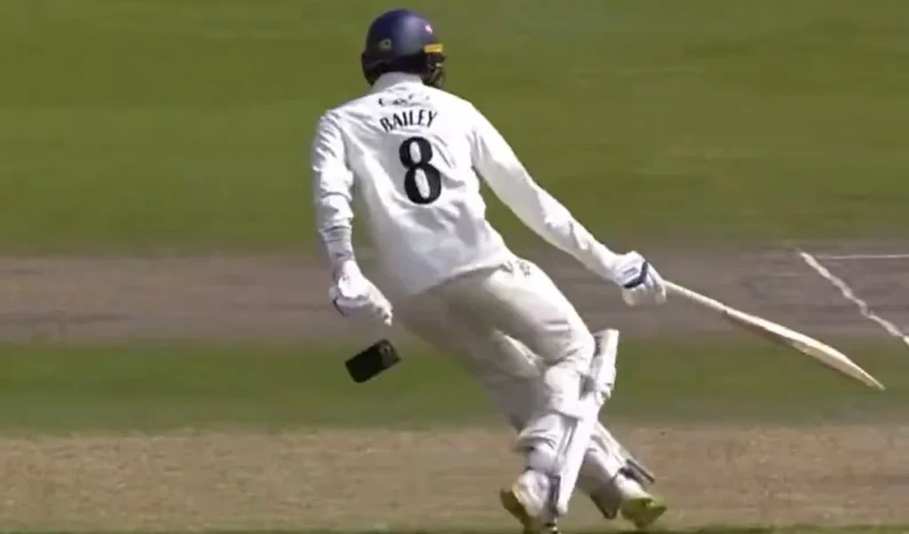 ਵਨਟਸ ਲੈਣ ਵੇਲੇ ਬੱਲੇਬਾਜ਼ ਦੀ ਜੇਬ ਤੋਂ ਡਿੱਗ ਪਿਆ, ਨਵਾਂ ਵਿਵਾਦ ਟੁੱਟ ਗਿਆ, ਜਾਣੋ ਨਿਯਮ ਕੀ ਹੈ?